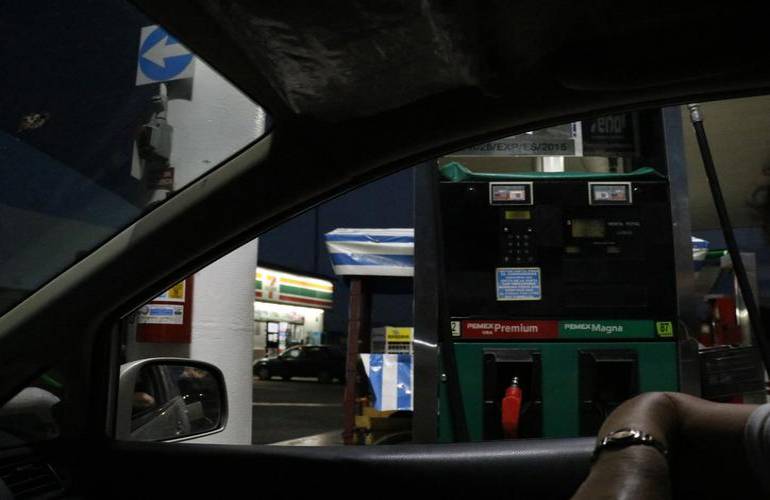 Alza a gasolina repercute en el servicio de transporte por medio de app