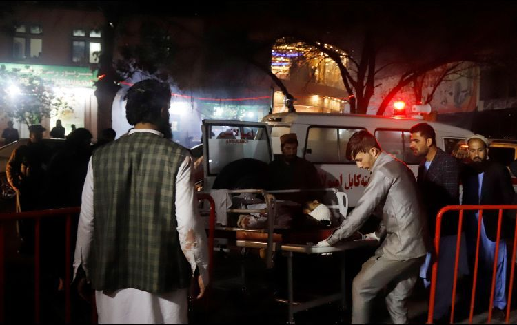 Atentado en mezquita de Afganistán deja al menos 28 muertos
