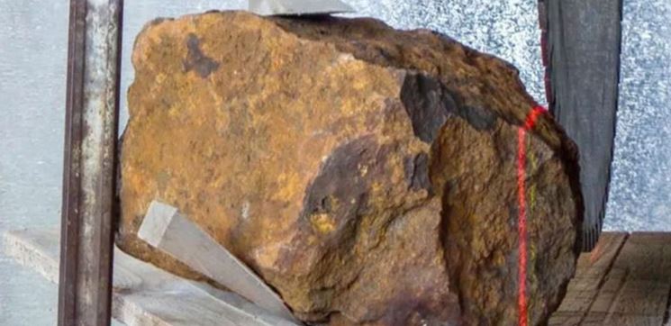 Descubren meteorito en un jardín de Alemania