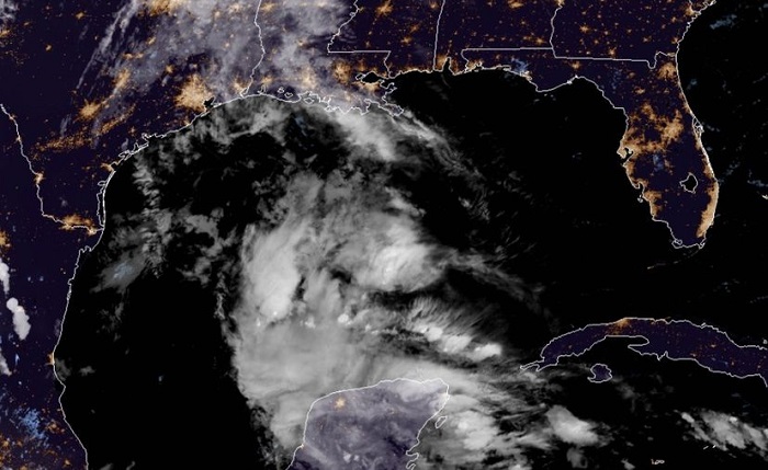 Se aleja disturbio ciclónico que genera lluvias en  Yucatán