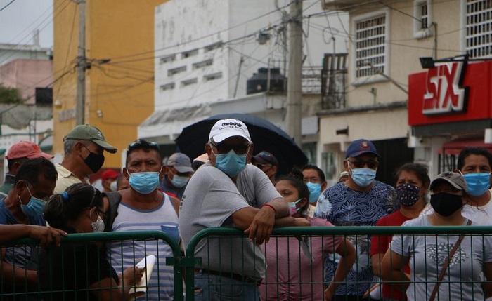 Cancún: Adultos de 50 a 59 años se quedaron sin vacuna anti COVID
