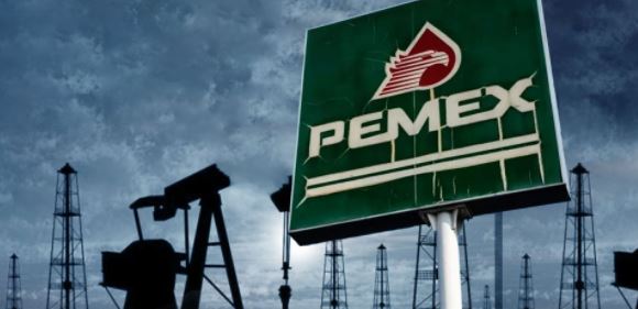 Petroleros emplazan a huelga a Pemex para el 30 de este mes