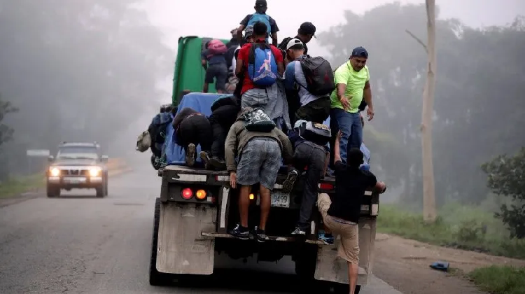 Están financiando la caravana de migrantes: secretario de seguridad