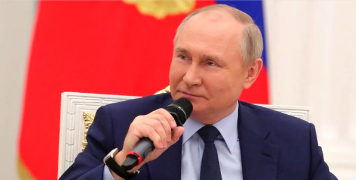 Putin amenaza: "Misil Sarmat hará reflexionar a los que amenazan a Rusia"