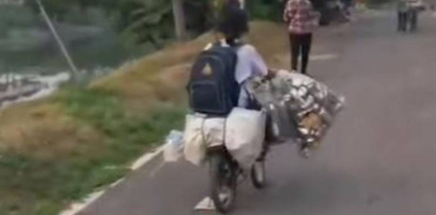 (VÍDEO) Aplauden esfuerzo de estudiante que recolecta residuos para tener dinero