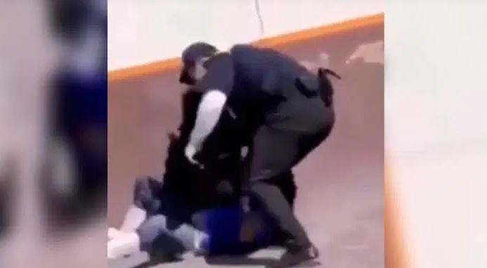 [Video] Guanajuato: Policías golpean y someten a hombre por no usar cubrebocas