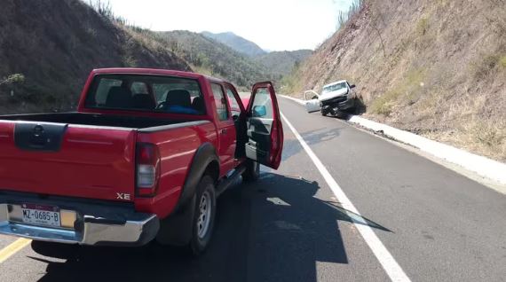 Michoacán: Balaceras en carreteras dejan 11 personas heridas ¿Y la autoridad?