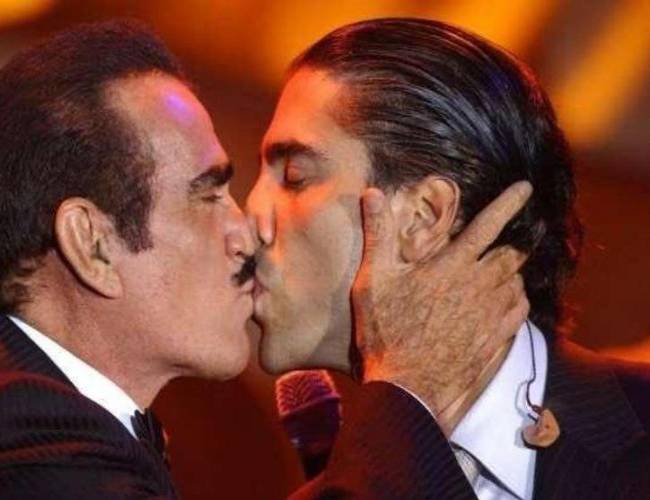 Vicente Fernández Jr. pide “pruebas” de que el Potrillo es gay
