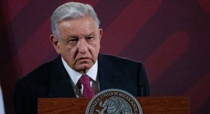 INE ordena a AMLO eliminar mensaje a "conservadores"; una burla a la ley