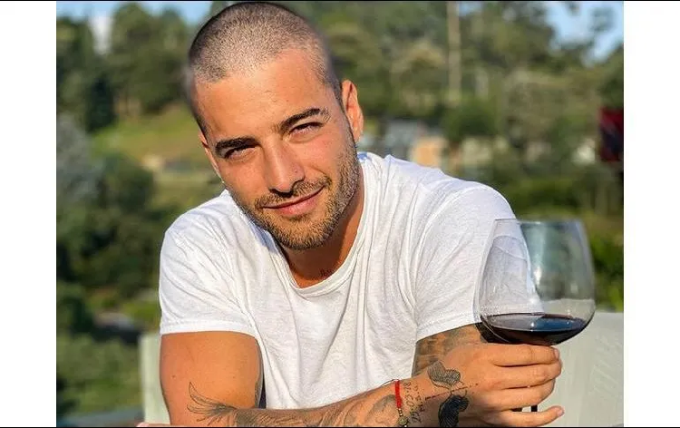 Maluma comparte su número celular para estar en contacto con sus fans