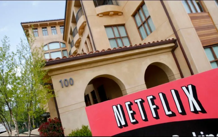 Netflix podría no rodar "Red Notice" en Italia por coronavirus
