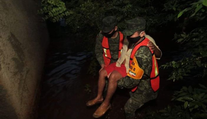 Evacúan a 400 pobladores de Tekax y Tzucacab y los llevan a un refugio temporal