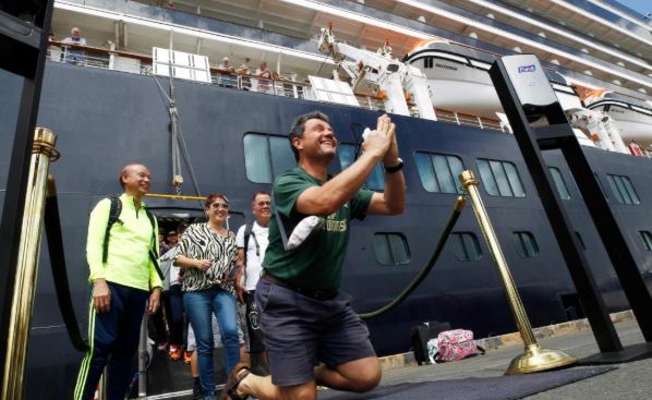 Viaje de pesadilla: Por fin desembarcan pasajeros de crucero rechazado en 5 países