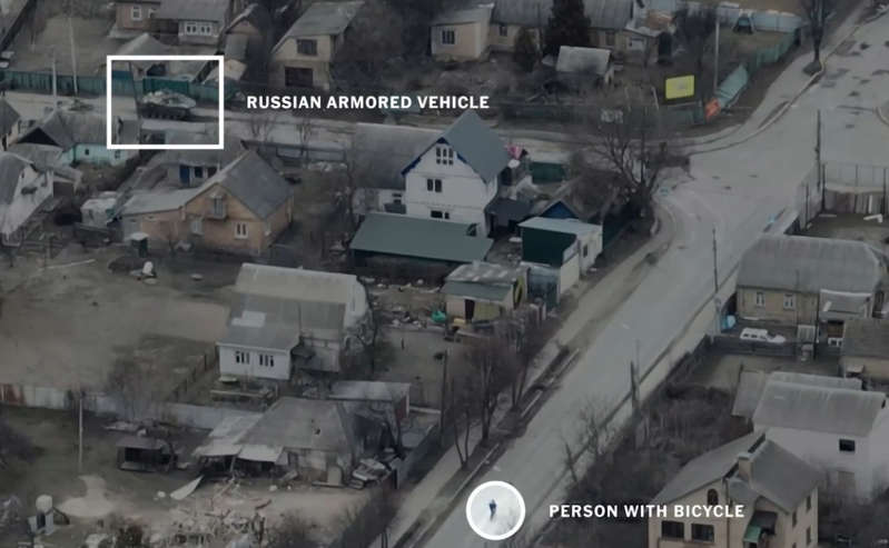 Video muestra brutal ataque de tanque ruso contra civil en calles de Ucrania