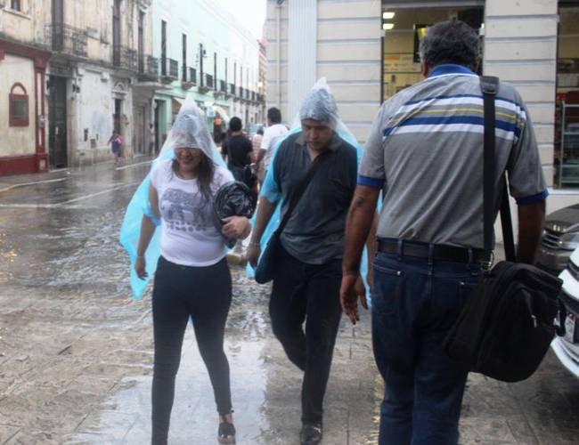Más lluvias por paso de onda tropical en Yucatán