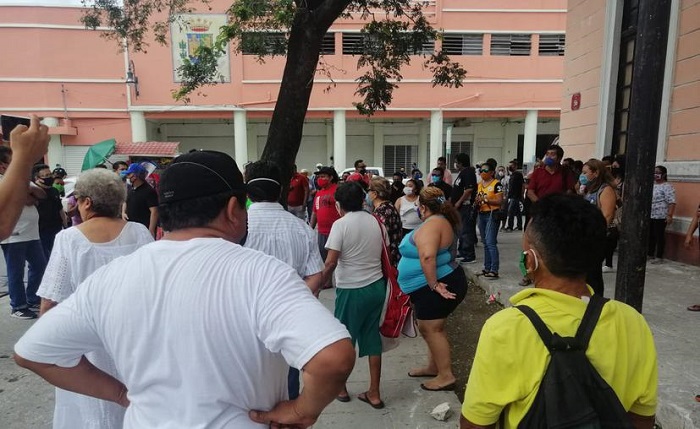 Mérida: Protestan locatarios de mercados por falta de clientes ¿quieren contagiarse?
