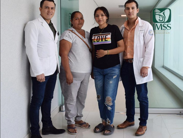 Extirpan en IMSS-Bienestar un mioma de más de 10 kilos a adolescente