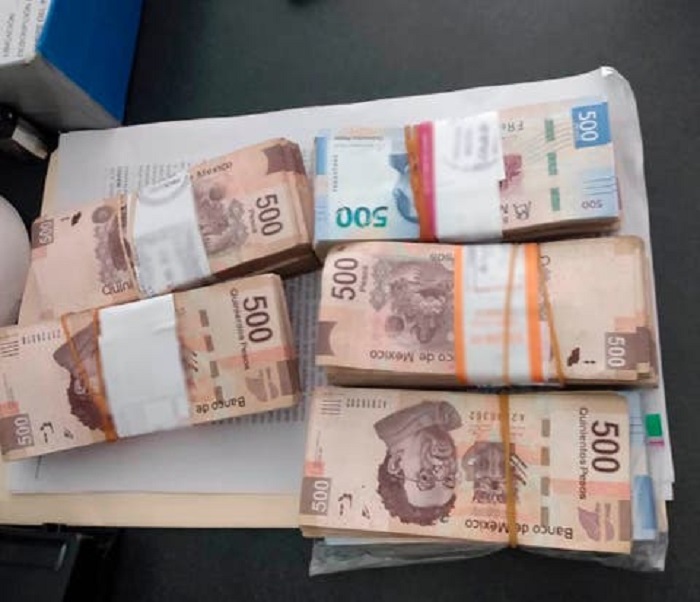 Mérida: Detienen a mujer con casi $500,000 en el aeropuerto