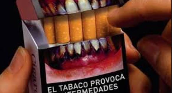 Nueva leyenda en cajas de cigarros: “Fumar puede agravar el daño por Covid-19”